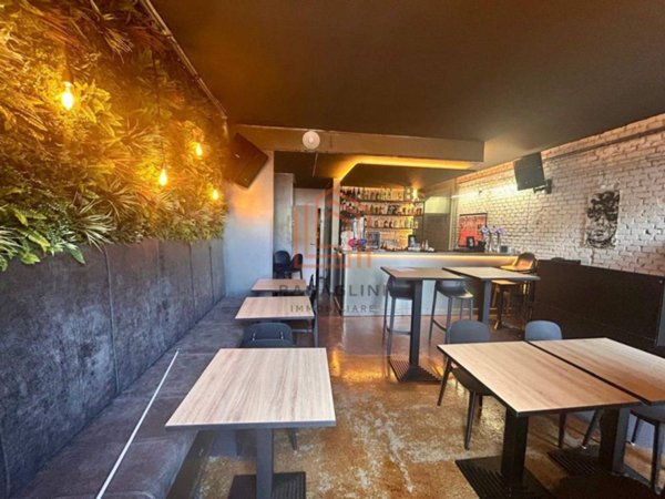 locale commerciale in vendita a Latina