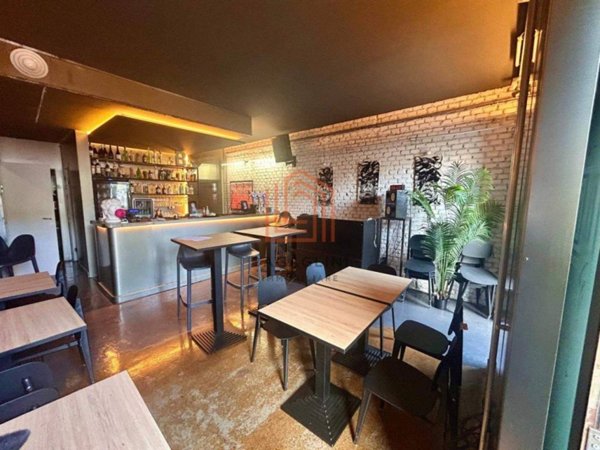 locale commerciale in vendita a Latina in zona Centro Città