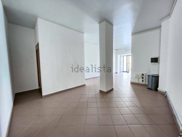 negozio in vendita a Latina