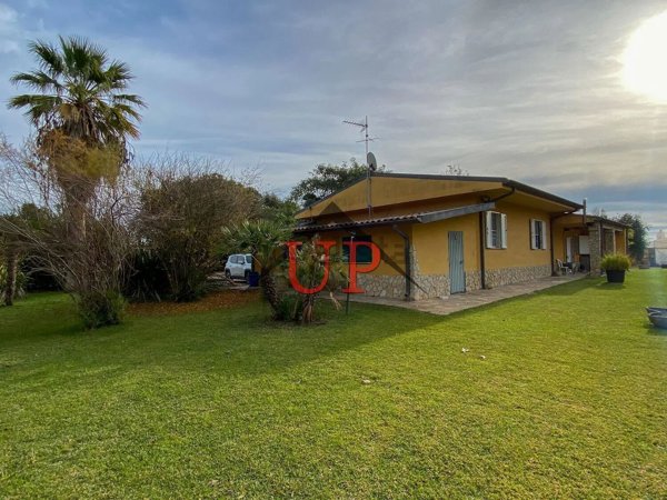 casa indipendente in vendita a Latina in zona Borgo Grappa