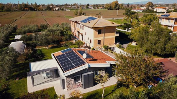 casa indipendente in vendita a Latina in zona Borgo Piave