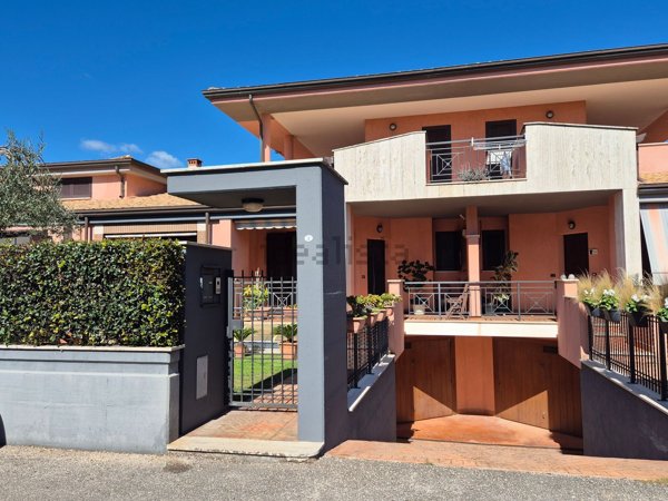 esavano in vendita a Latina