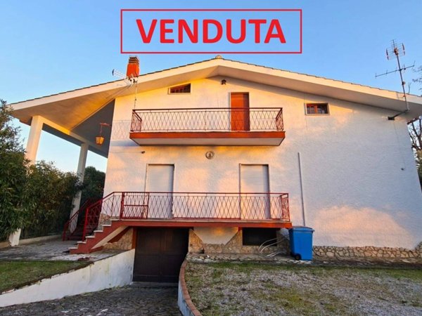 casa indipendente in vendita a Latina in zona Borgo San Michele