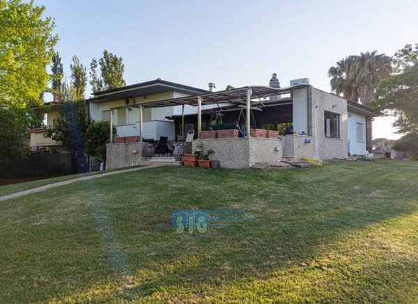 casa indipendente in vendita a Latina in zona Centro Città