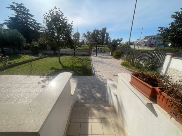 casa indipendente in vendita a Latina