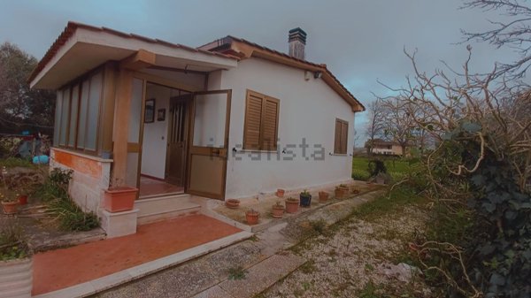 casa indipendente in vendita a Latina in zona Borgo Grappa