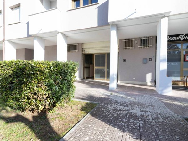 negozio in vendita a Latina