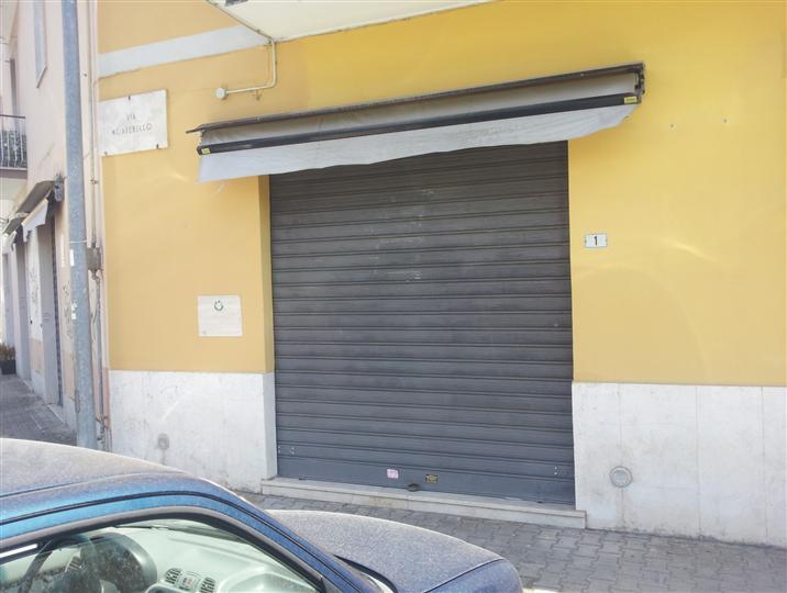 negozio in vendita a Latina