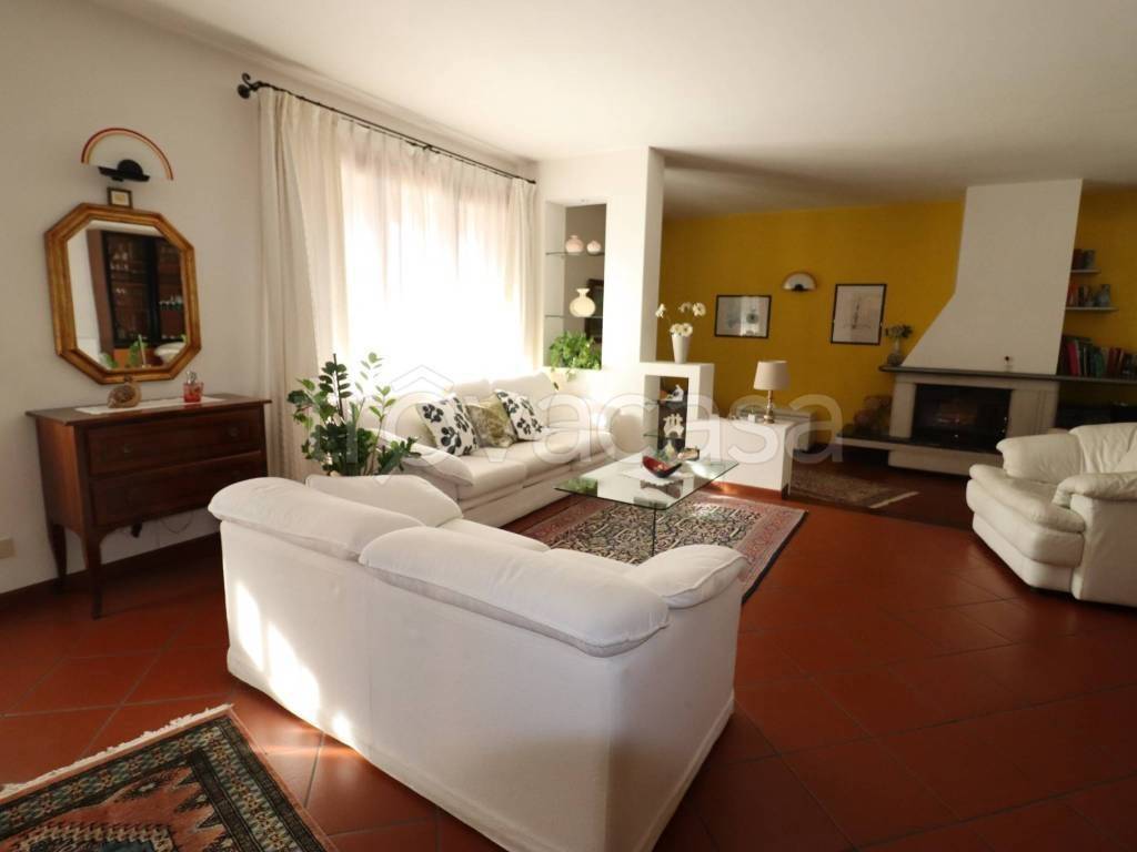 casa indipendente in vendita a Latina