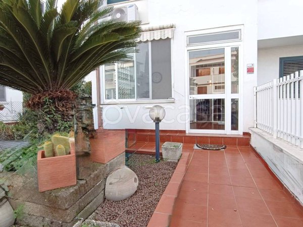 casa indipendente in vendita a Latina