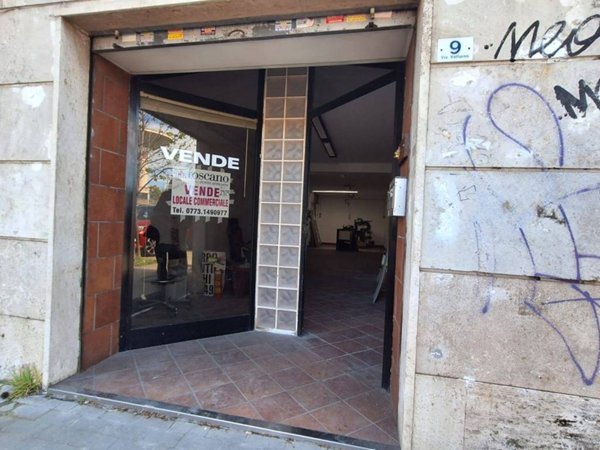 negozio in vendita a Latina in zona Centro Città