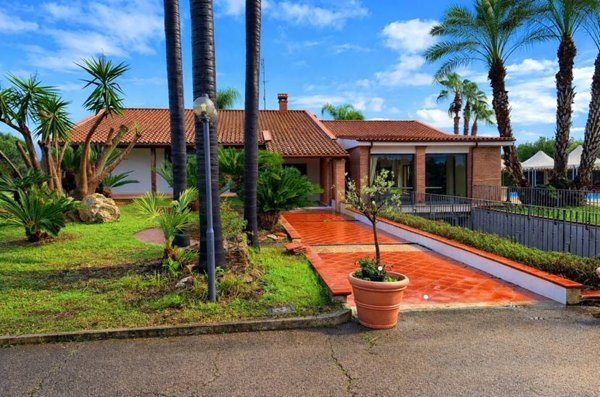 casa indipendente in vendita a Latina