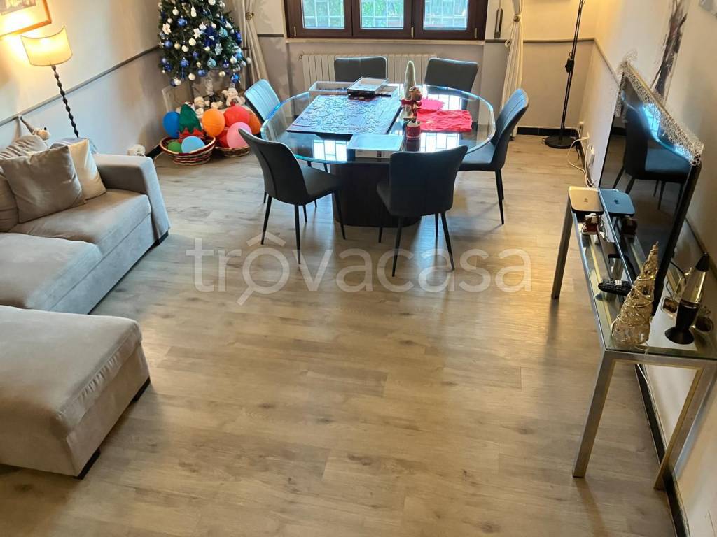 casa indipendente in vendita a Latina