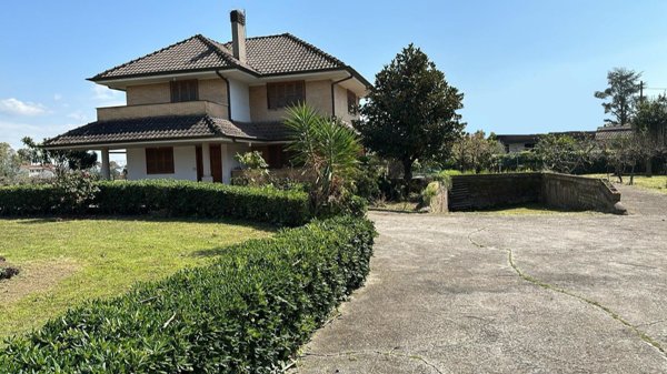 casa indipendente in vendita a Latina