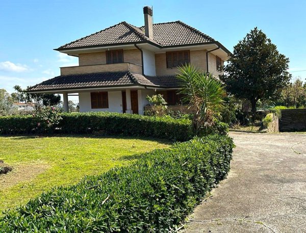 casa indipendente in vendita a Latina