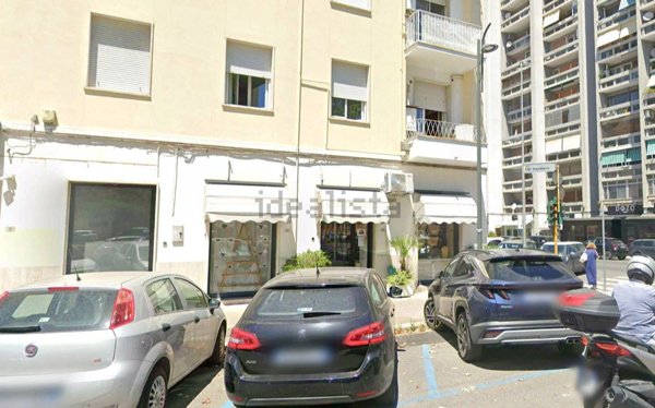 locale commerciale in vendita a Latina in zona Centro Città