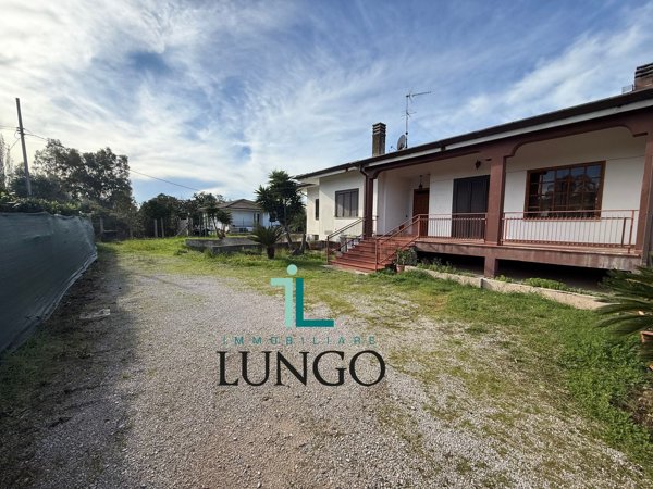 casa indipendente in vendita a Latina