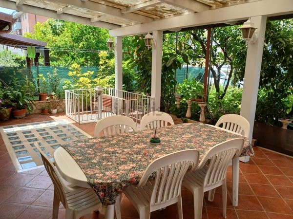 casa indipendente in vendita a Latina