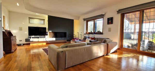 casa indipendente in vendita a Latina in zona Centro Città