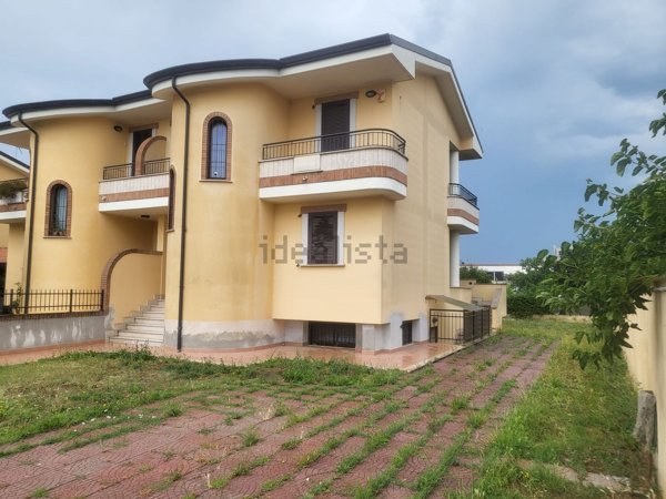 casa indipendente in vendita a Latina