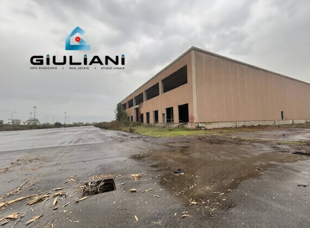 capannone in vendita a Latina in zona Latina Scalo