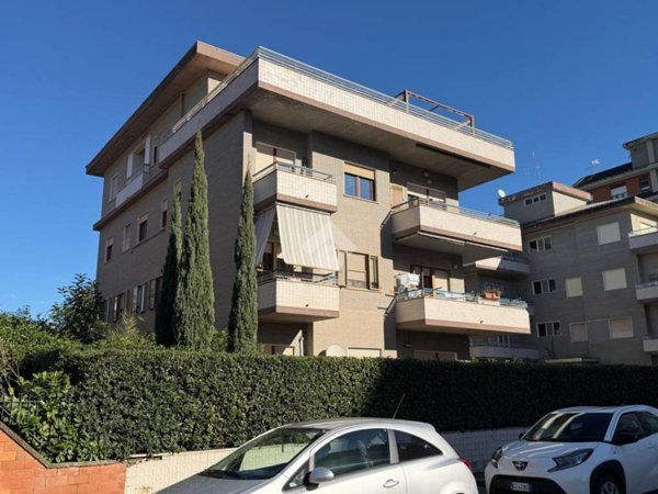 appartamento in vendita a Latina in zona Centro Città