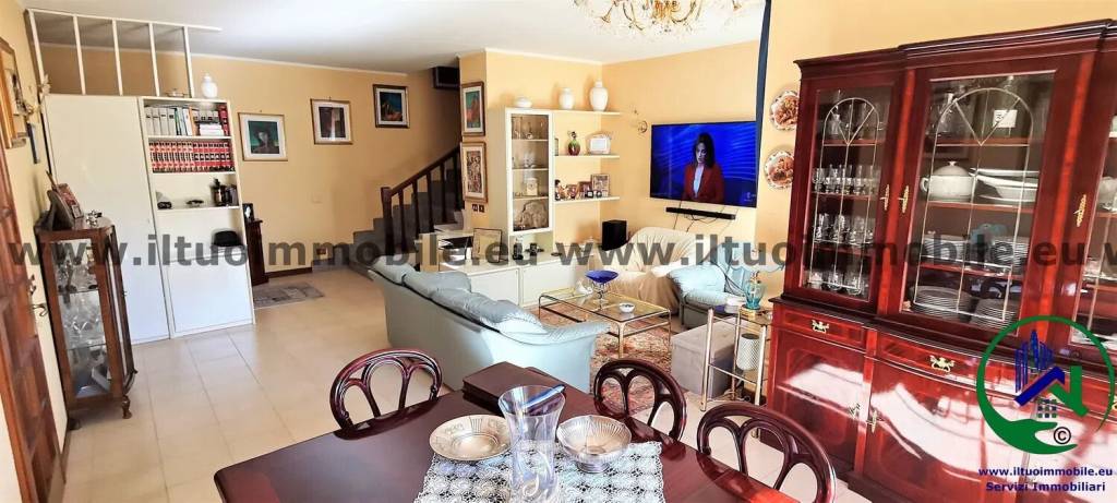 casa indipendente in vendita a Latina