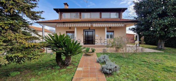 casa indipendente in vendita a Latina in zona Centro Città