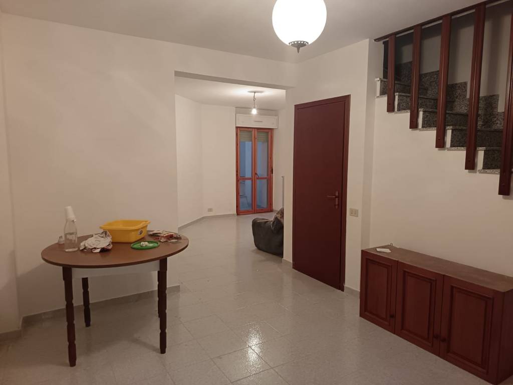 casa indipendente in vendita a Latina in zona Latina Scalo