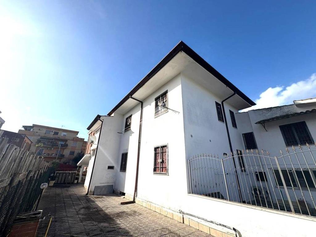 casa indipendente in vendita a Latina