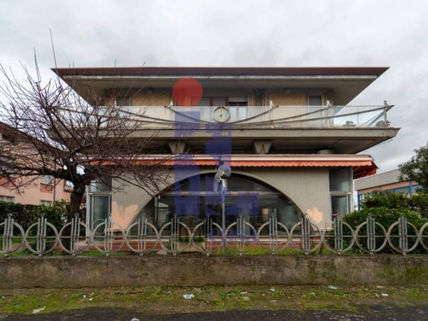 negozio in vendita a Latina in zona Centro Città