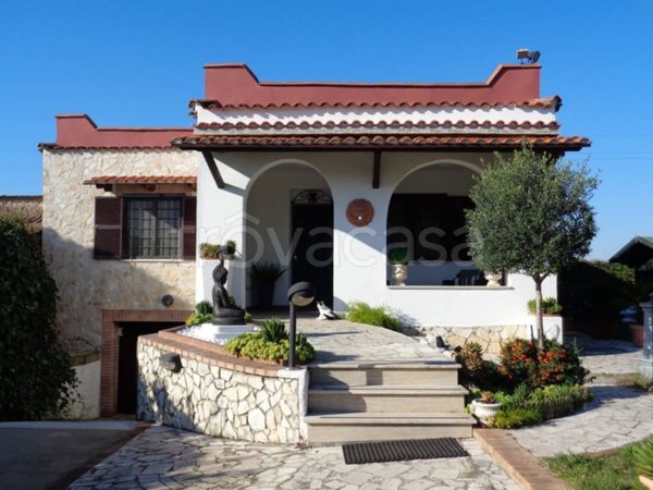 casa indipendente in vendita a Latina in zona Foce Verde