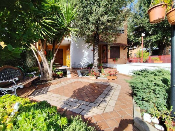 casa indipendente in vendita a Latina