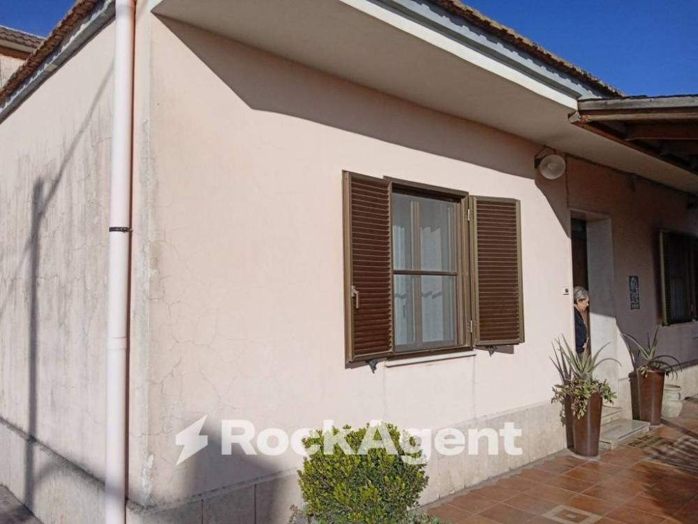 casa indipendente in vendita a Latina in zona Latina Scalo