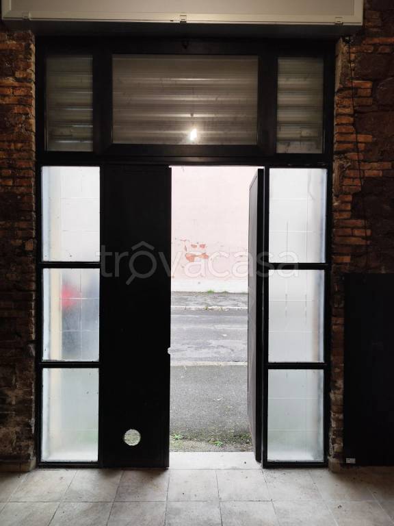 negozio in vendita a Latina