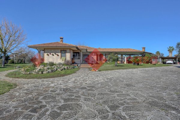 casa indipendente in vendita a Latina in zona Cerreto Alto