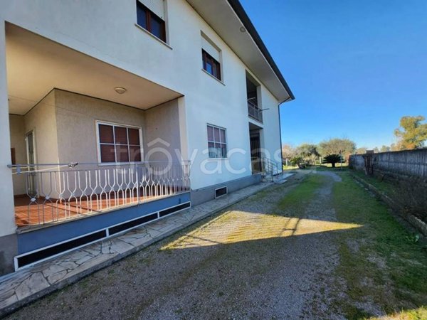 casa indipendente in vendita a Latina in zona Latina Scalo