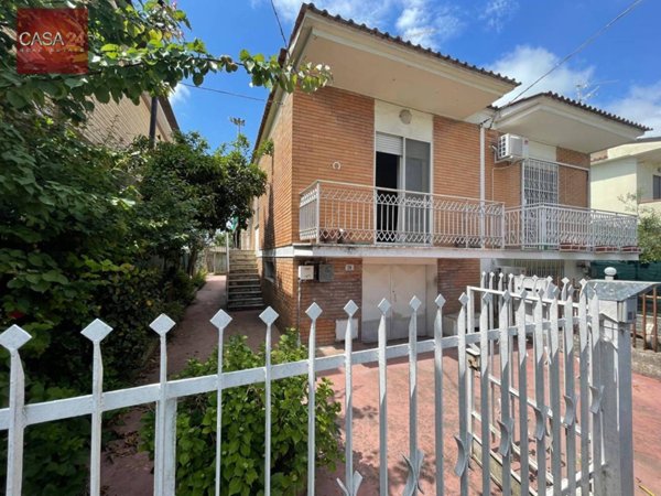 casa indipendente in vendita a Latina in zona Borgo Piave