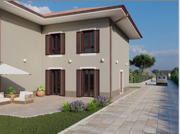 casa indipendente in vendita a Latina