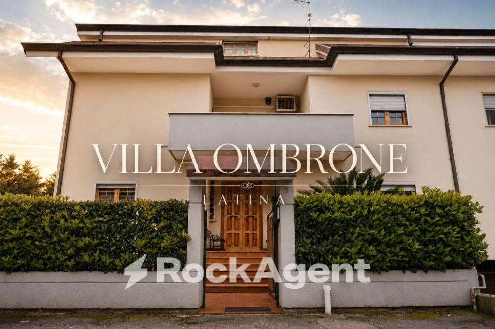 casa indipendente in vendita a Latina in zona Centro Città