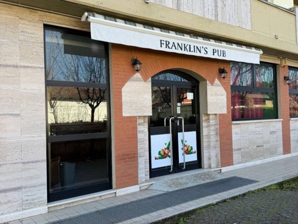 negozio in vendita a Latina in zona Centro Città