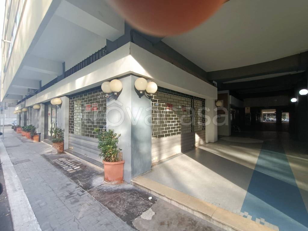 negozio in vendita a Latina in zona Centro Città