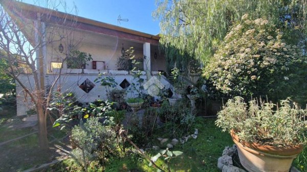 casa indipendente in vendita a Latina