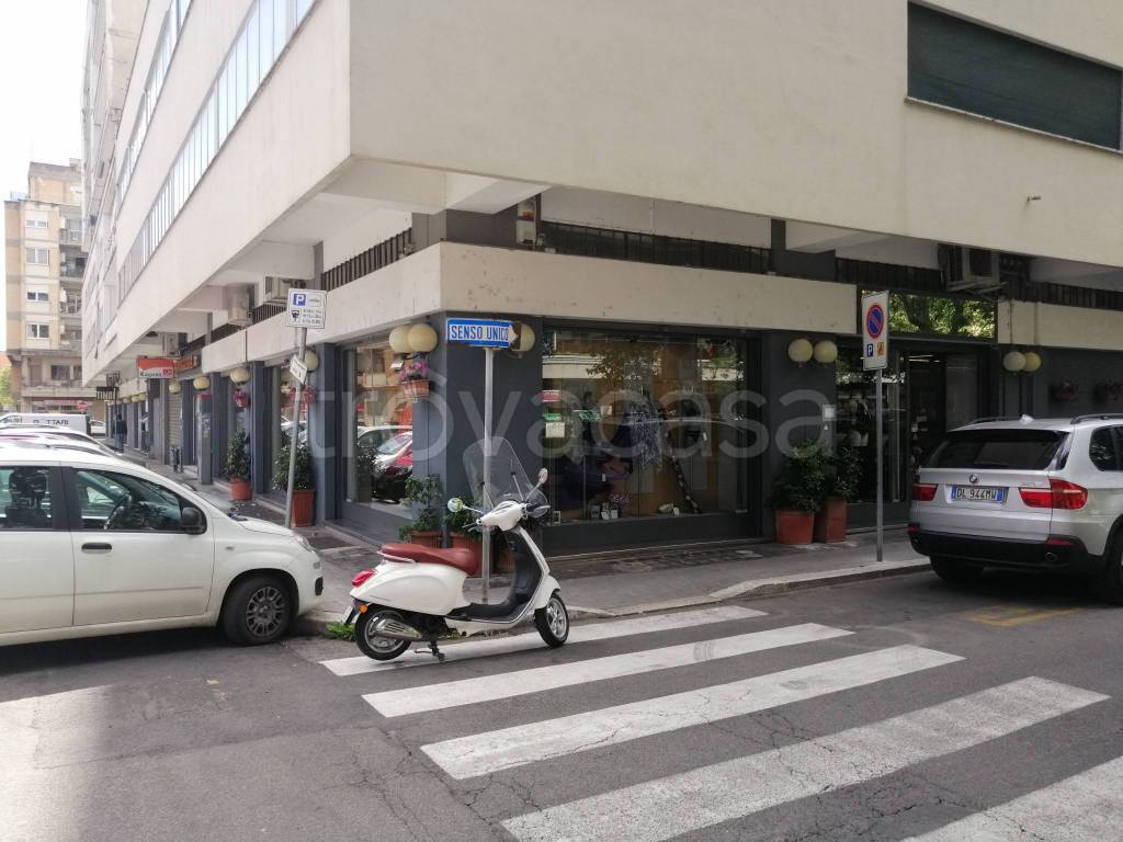 negozio in vendita a Latina in zona Centro Città