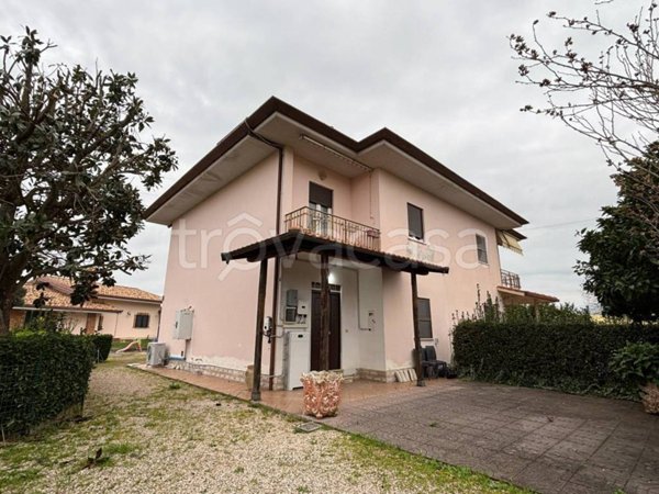 casa indipendente in vendita a Latina in zona Borgo Carso