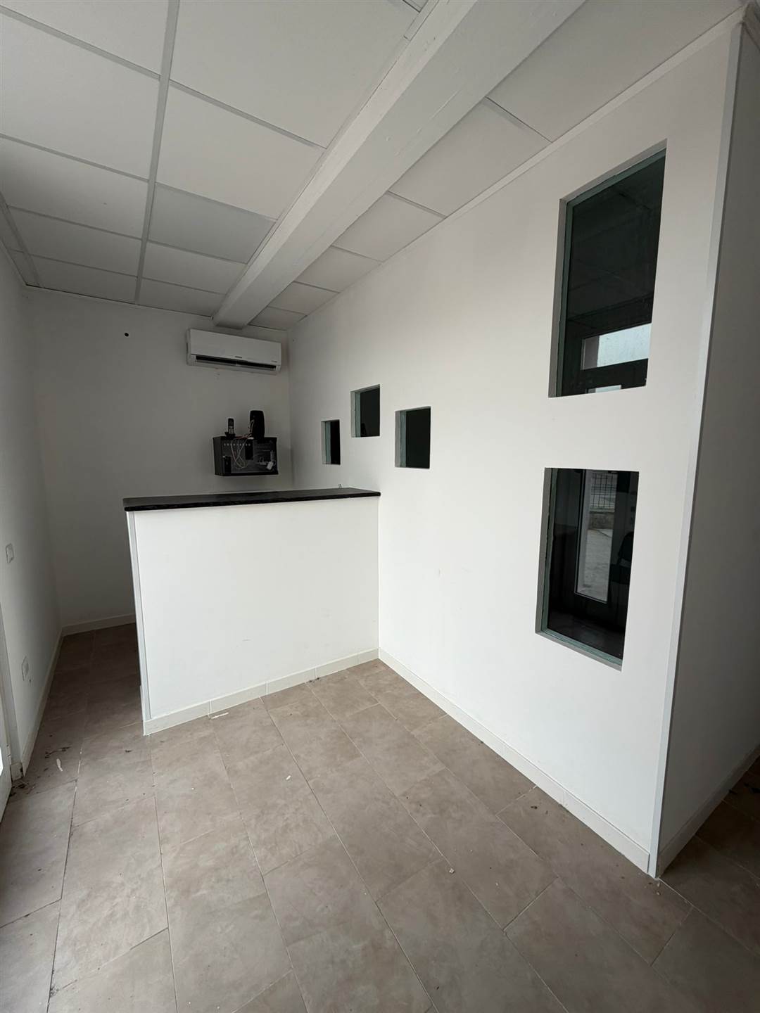 negozio in vendita a Latina in zona Borgo Carso