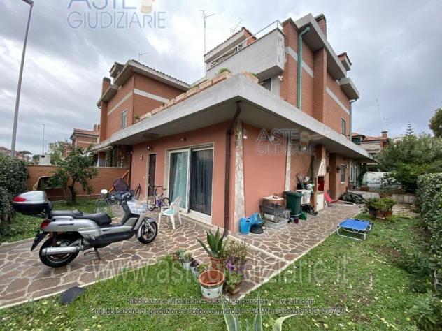 casa indipendente in vendita a Latina