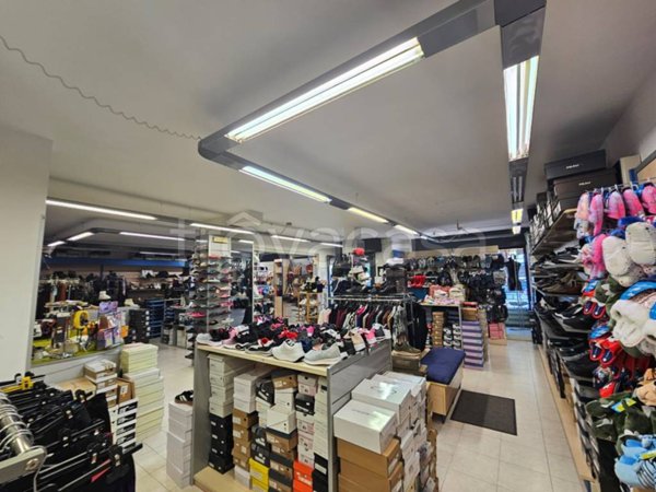 negozio in vendita a Latina in zona Borgo Bainsizza