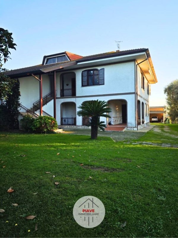 casa indipendente in vendita a Latina in zona Borgo Santa Maria