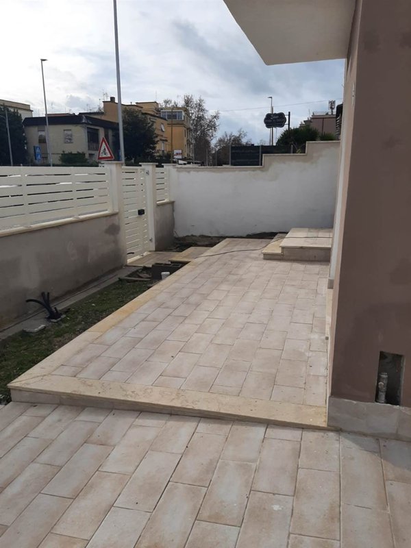 casa indipendente in vendita a Latina